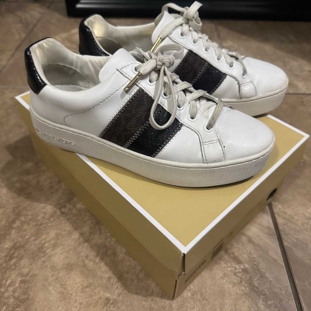 Michael Kors Poppy Logo Stripe Lace Up